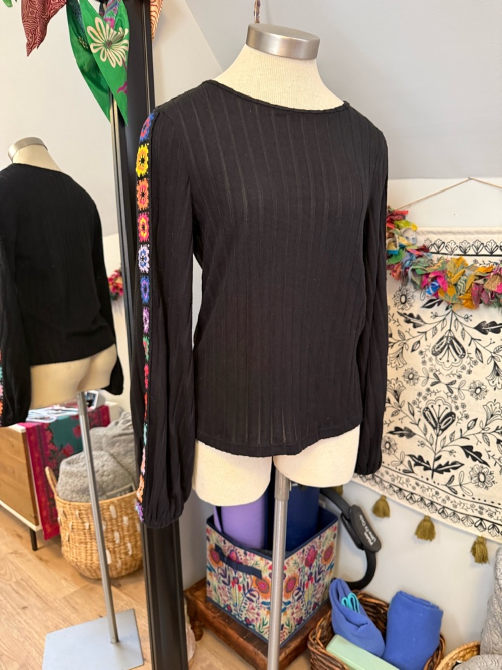 Black Ribbed Long-Sleeve Top with Colorful Floral Sleeve Granny Squares Medium - Picture 5 of 10